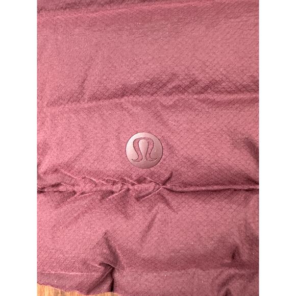 Lululemon athletica Pack It Down‎ Puffer Jacket Coat Maroon Womens 2 + Carry Bag - Picture 8 of 8